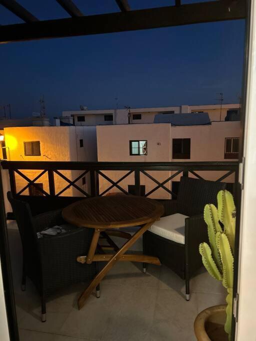 Moderno Apartamento Cerca Al Mar Tías Kültér fotó